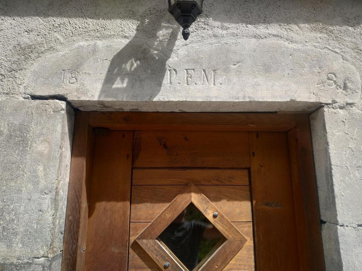 Appartement Dans Ferme Renovee Au Coeur Du Grand Massif Sixt 外观 照片